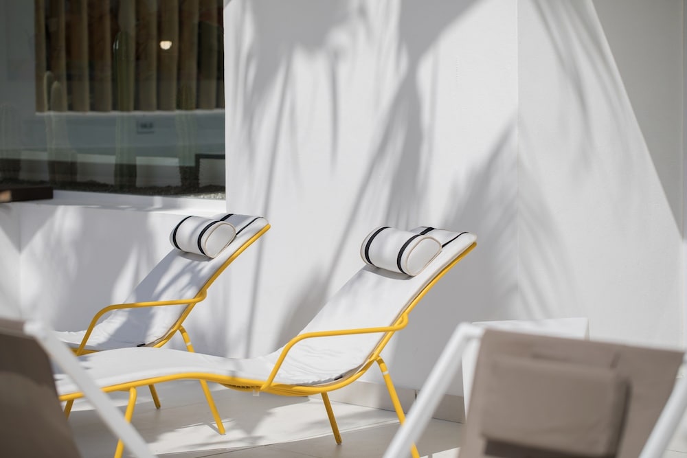 Hotel whala!fun — Hotel building in Playa de Palma, Balearic Islands