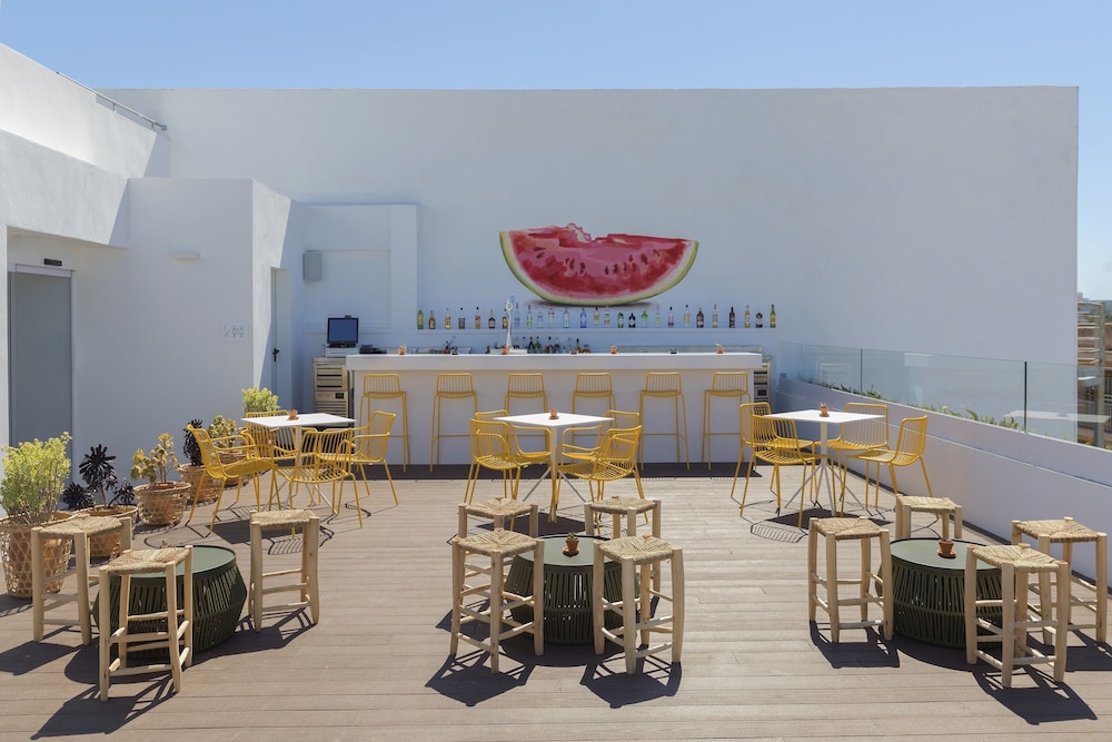 Hotel whala!fun — Restaurant & bars in Playa de Palma, Balearic Islands