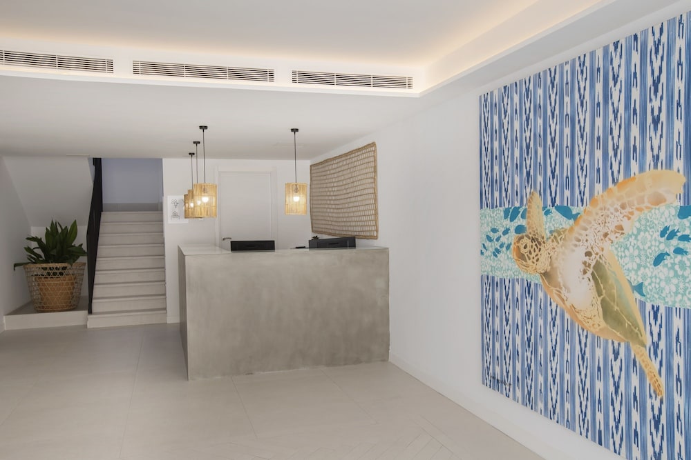 Hotel whala!fun — Hotel building in Playa de Palma, Balearic Islands