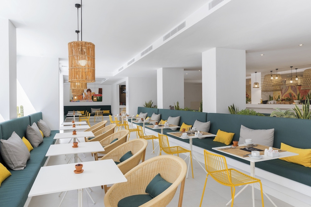Hotel whala!fun — Restaurant & bars in Playa de Palma, Balearic Islands