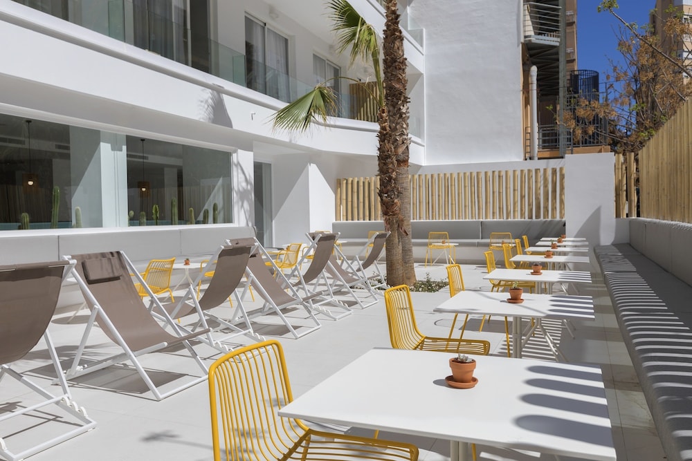 Hotel whala!fun — Restaurant & bars in Playa de Palma, Balearic Islands