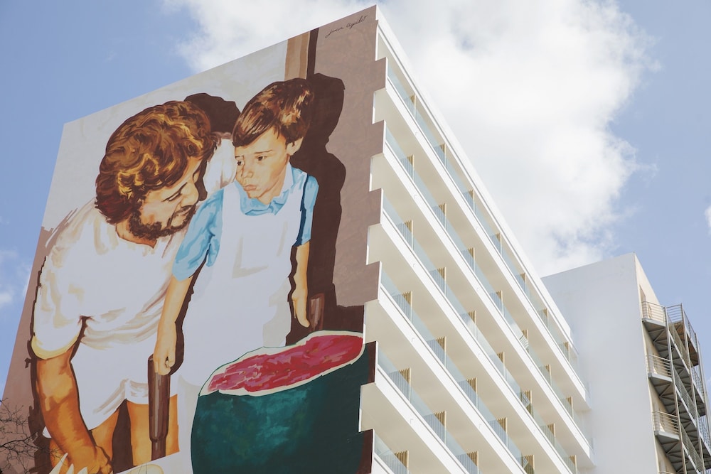Hotel whala!fun — Hotel building in Playa de Palma, Balearic Islands