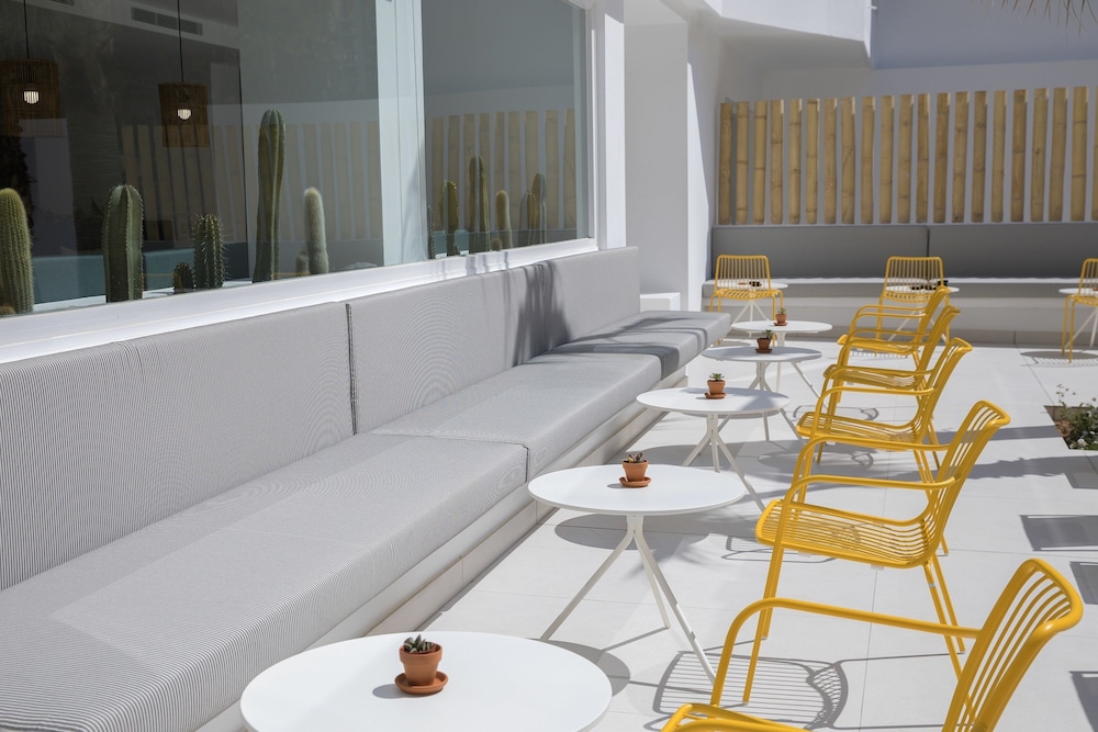 Hotel whala!fun — Restaurant & bars in Playa de Palma, Balearic Islands