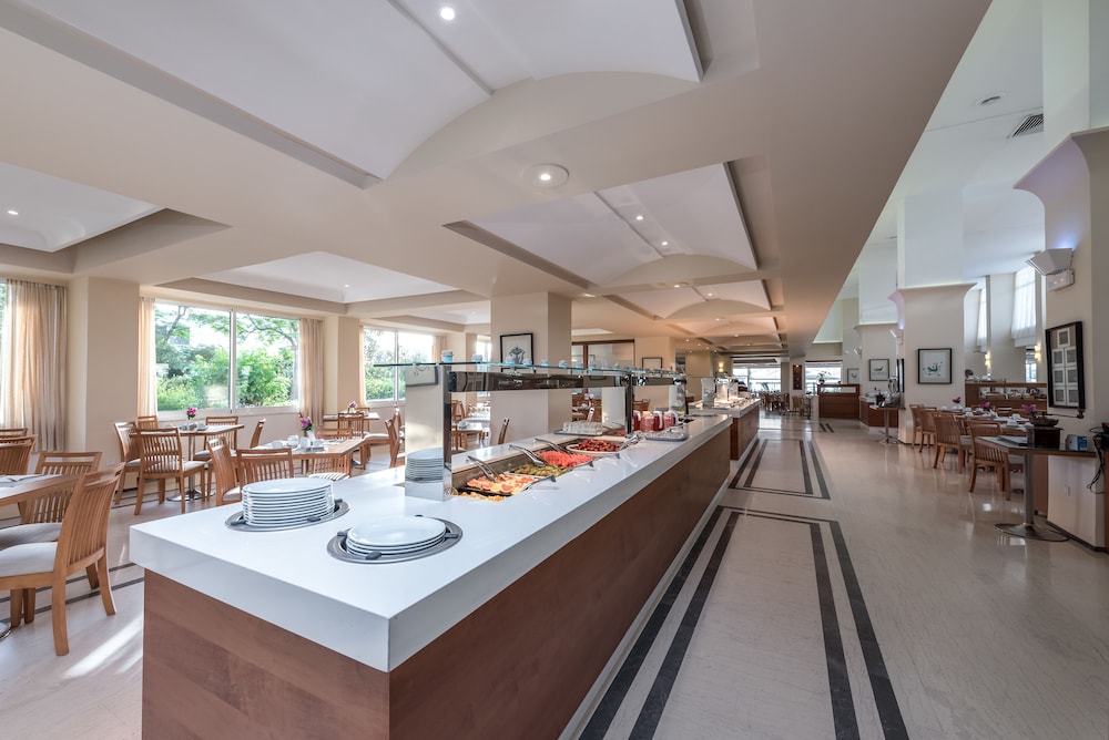 Apollo Beach — Restaurant & bars in Faliraki, South Aegean