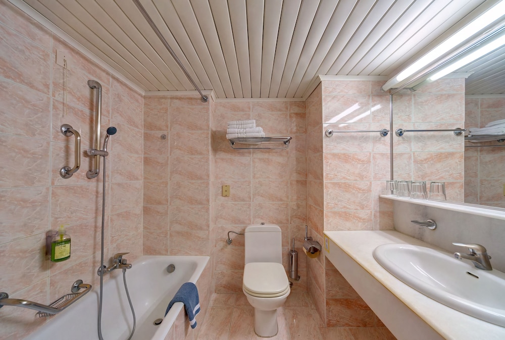 Apollo Beach — Hotel rooms in Faliraki, South Aegean