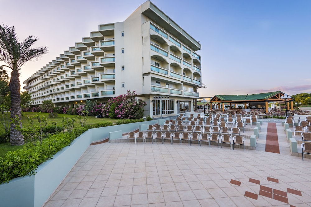 Apollo Beach — Hotel building in Faliraki, South Aegean