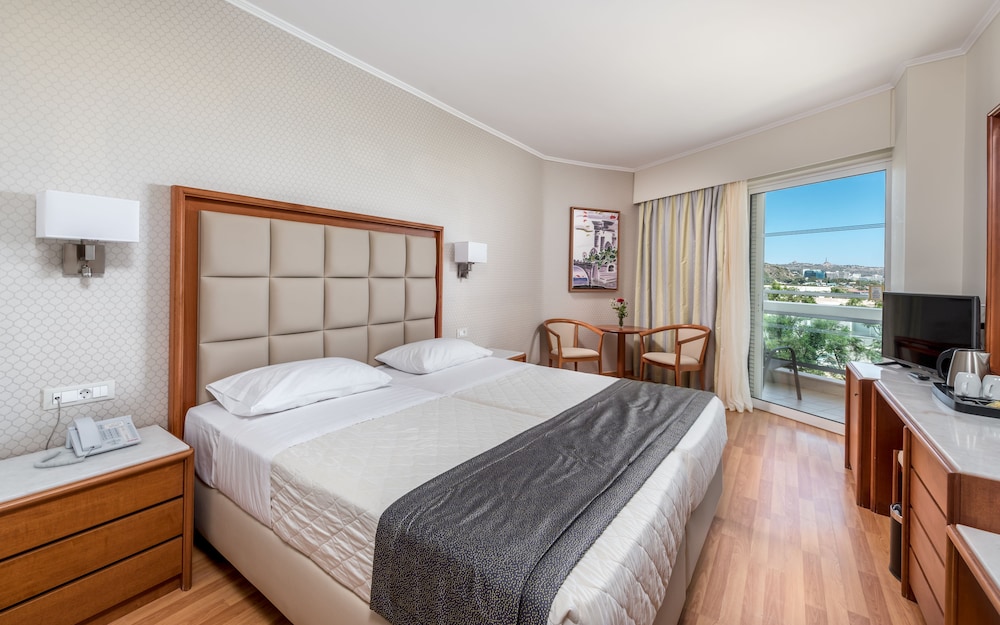 Apollo Beach — Hotel rooms in Faliraki, South Aegean