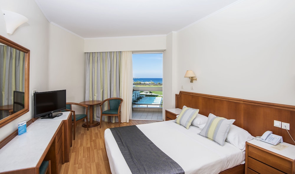 Apollo Beach — Hotel rooms in Faliraki, South Aegean