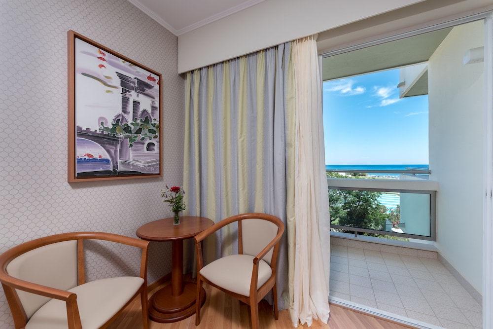 Apollo Beach — Hotel rooms in Faliraki, South Aegean