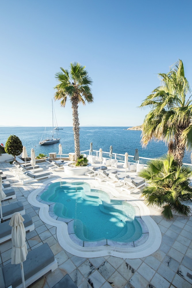 Nissaki Boutique Hotel — Main photo in Plati Gialos, South Aegean