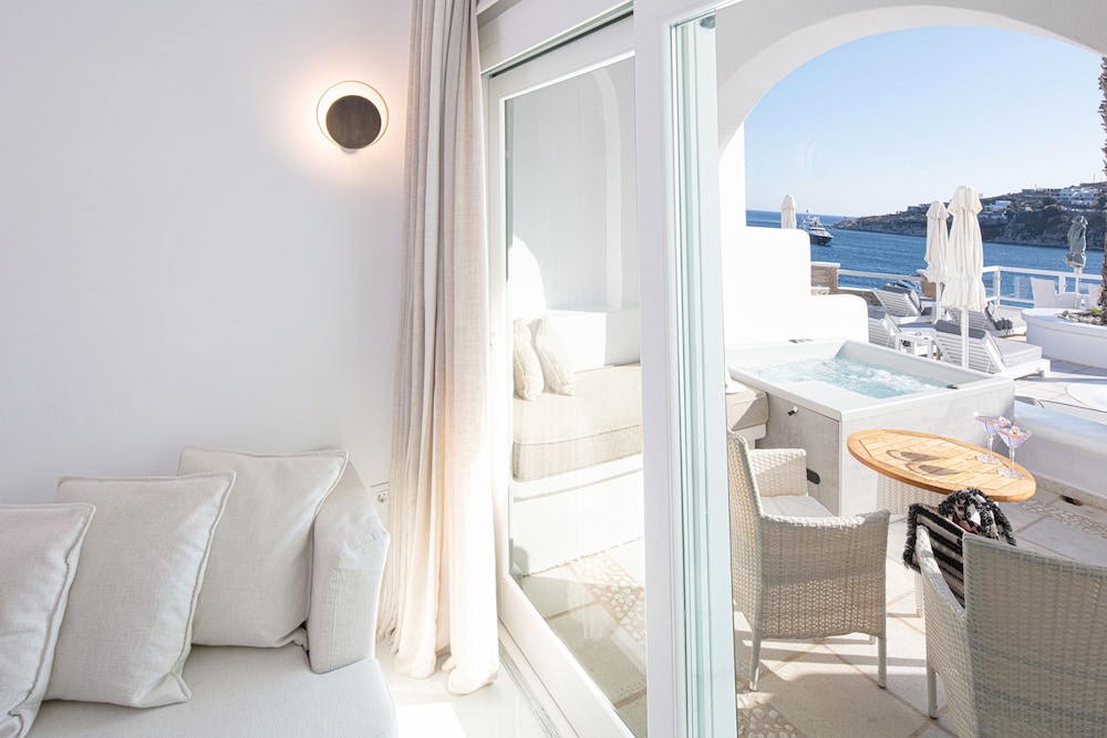 Nissaki Boutique Hotel — Hotel rooms in Plati Gialos, South Aegean