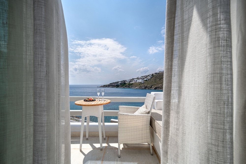 Nissaki Boutique Hotel — Hotel rooms in Plati Gialos, South Aegean