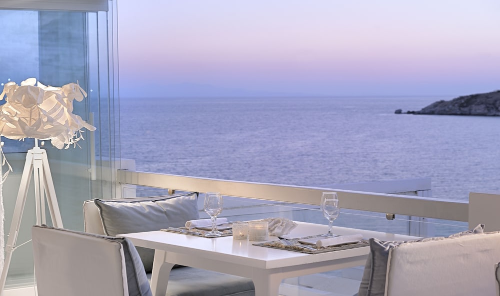 Nissaki Boutique Hotel — Restaurant & bars in Plati Gialos, South Aegean