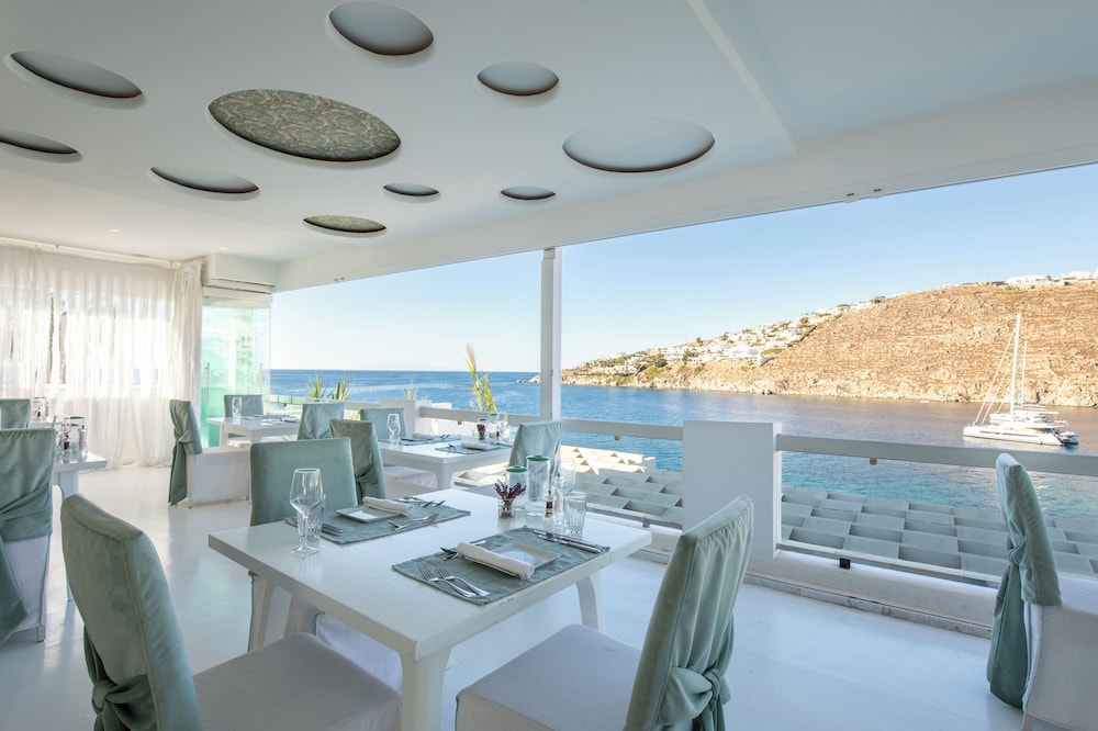 Nissaki Boutique Hotel — Restaurant & bars in Plati Gialos, South Aegean