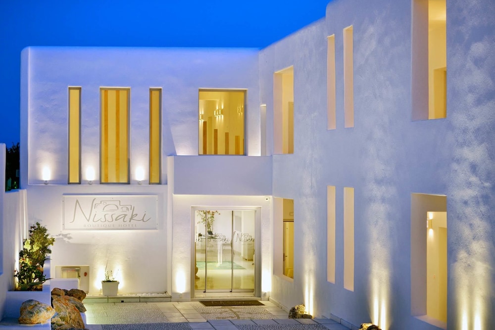 Nissaki Boutique Hotel — Hotel building in Plati Gialos, South Aegean