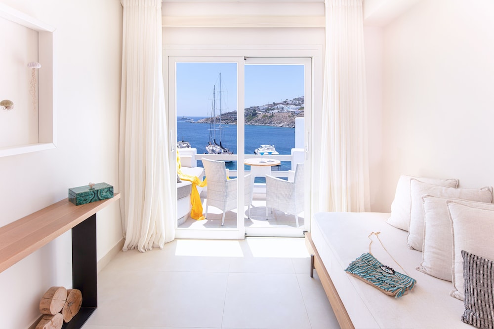 Nissaki Boutique Hotel — Hotel rooms in Plati Gialos, South Aegean