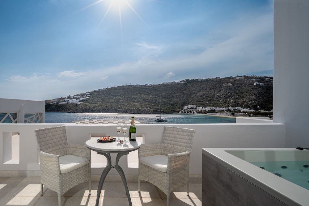Nissaki Boutique Hotel — Beach in Plati Gialos, South Aegean