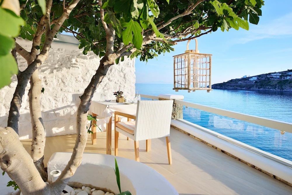 Nissaki Boutique Hotel — Restaurant & bars in Plati Gialos, South Aegean
