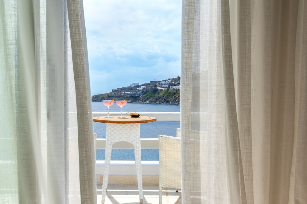 Nissaki Boutique Hotel — Hotel rooms in Plati Gialos, South Aegean