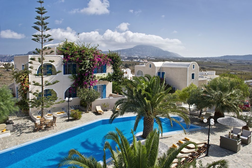 Paradise Resort — Main photo in Akrotiri, South Aegean