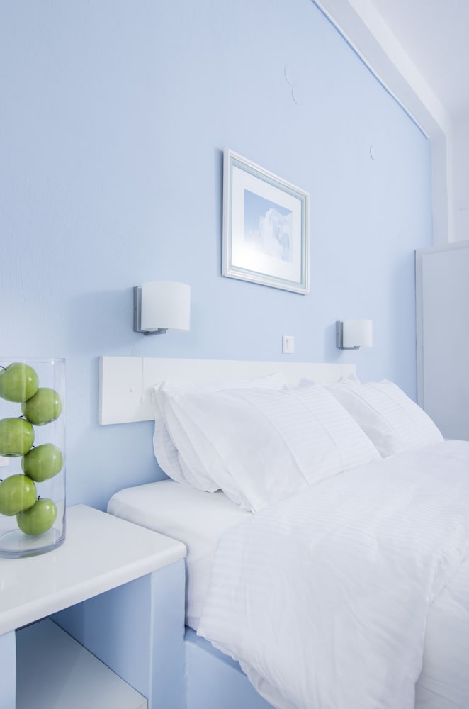 Paradise Resort — Hotel rooms in Akrotiri, South Aegean