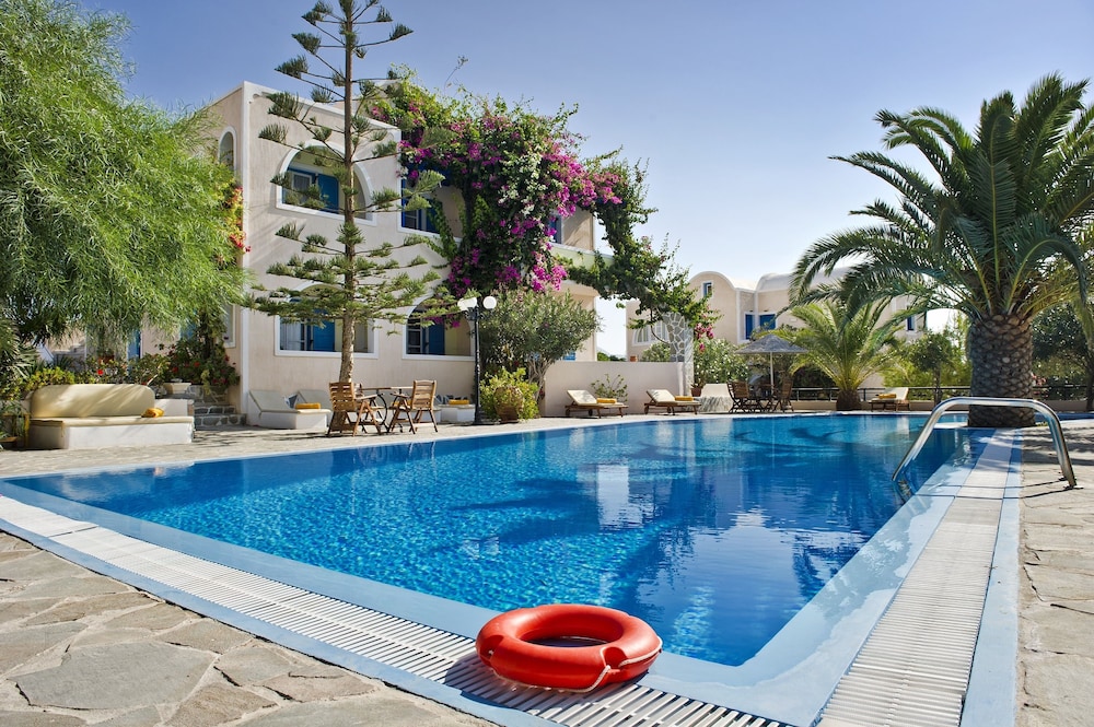 Paradise Resort — Swimming pool in Akrotiri, South Aegean
