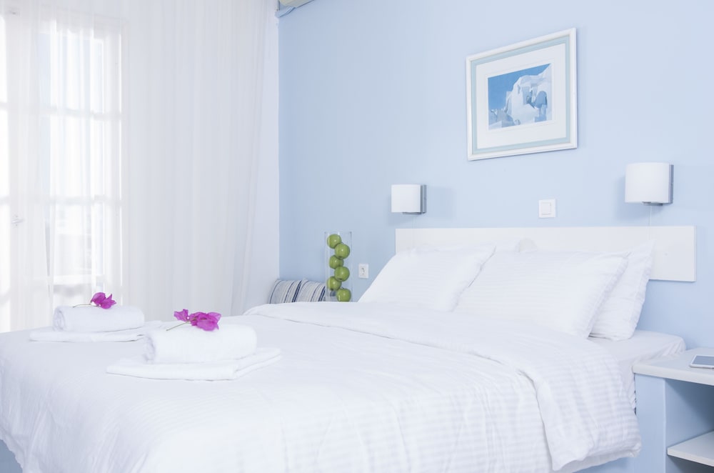 Paradise Resort — Hotel rooms in Akrotiri, South Aegean
