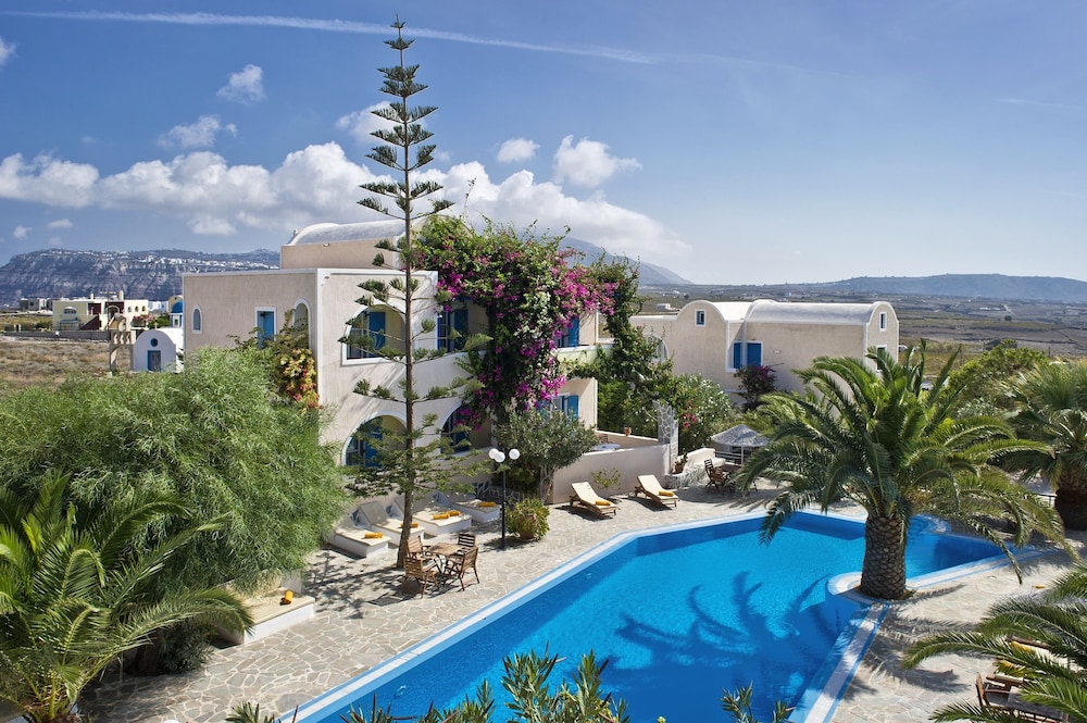 Paradise Resort — Swimming pool in Akrotiri, South Aegean