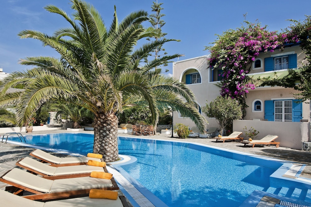 Paradise Resort — Swimming pool in Akrotiri, South Aegean