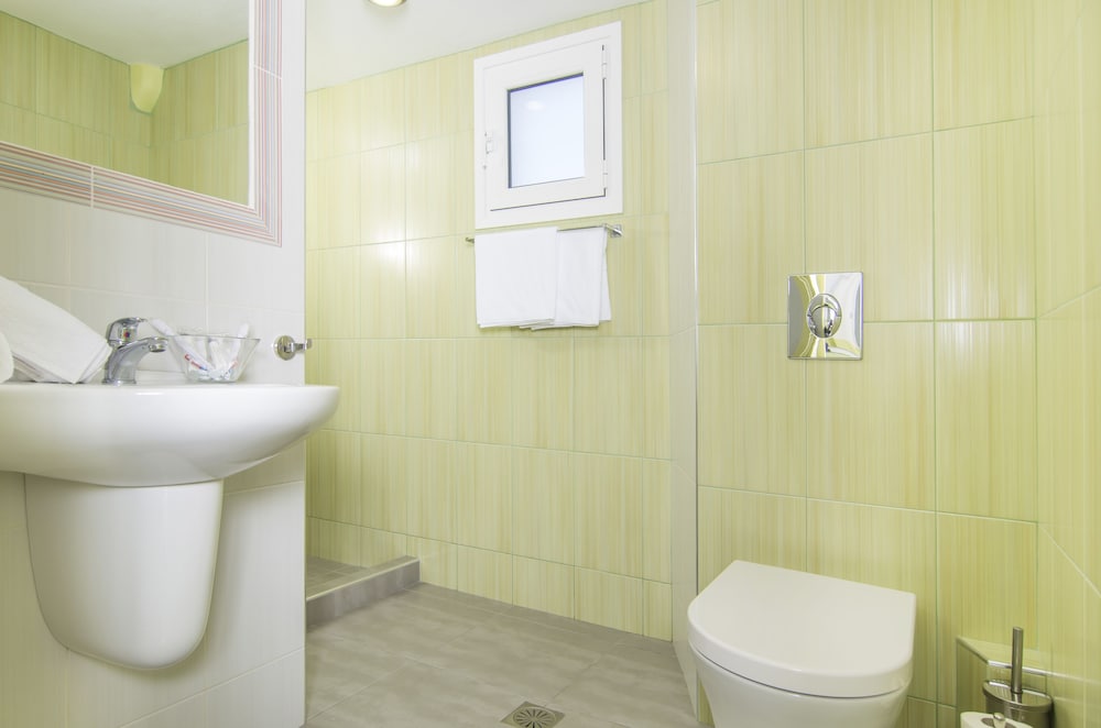 Paradise Resort — Hotel rooms in Akrotiri, South Aegean