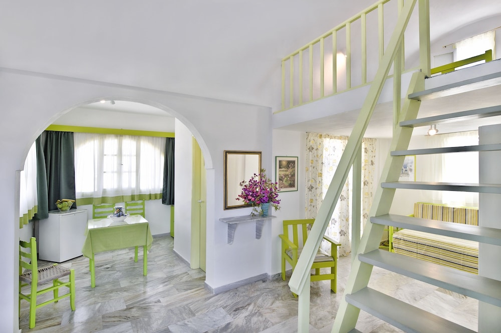 Paradise Resort — Hotel rooms in Akrotiri, South Aegean