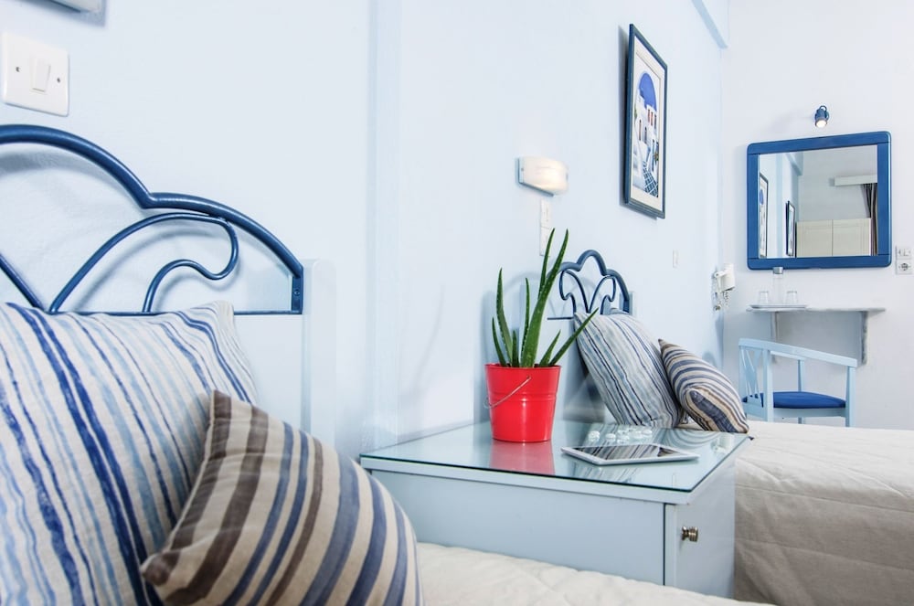 Paradise Resort — Hotel rooms in Akrotiri, South Aegean