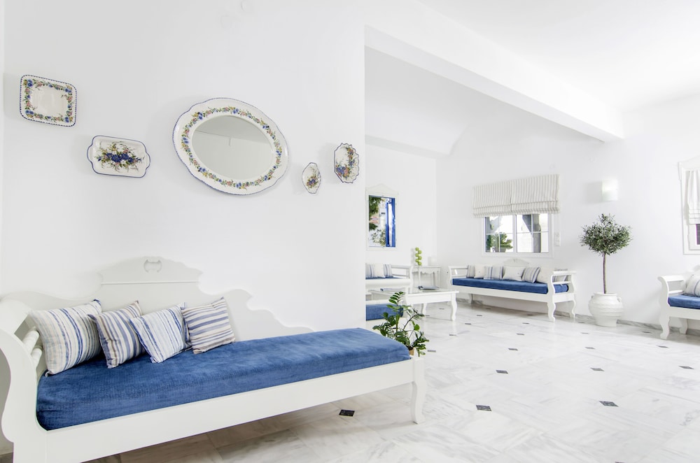 Paradise Resort — Hotel rooms in Akrotiri, South Aegean
