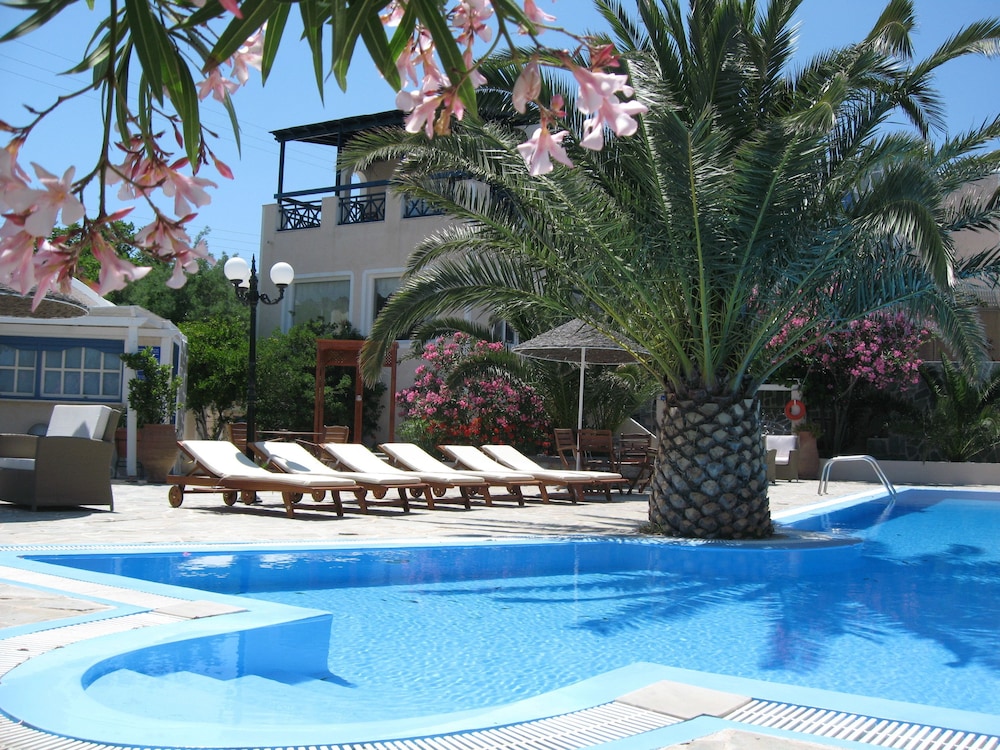 Paradise Resort — Swimming pool in Akrotiri, South Aegean