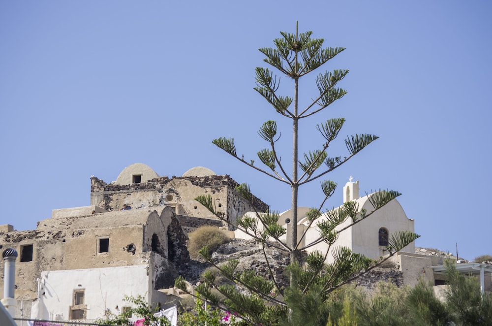 Paradise Resort — Attractions in the area in Akrotiri, South Aegean