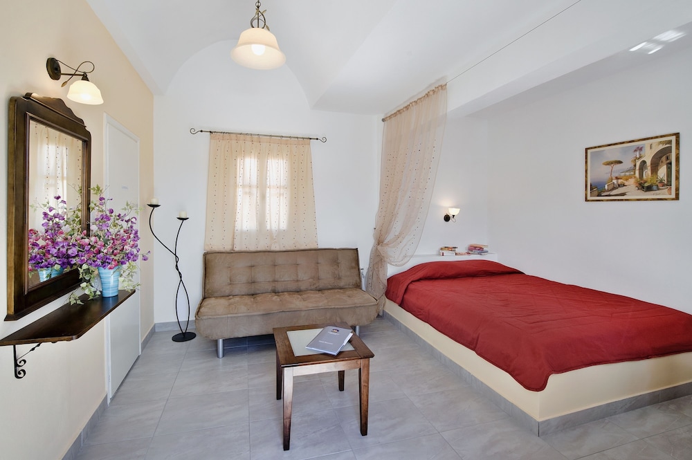 Paradise Resort — Hotel rooms in Akrotiri, South Aegean