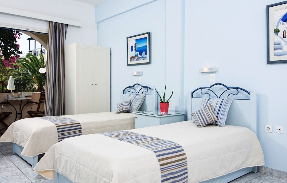 Paradise Resort — Hotel rooms in Akrotiri, South Aegean
