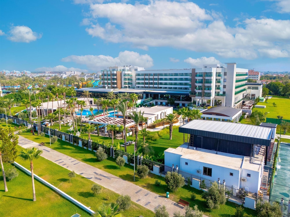 Sural Saray Hotel - All inclusive — Hotel building in Side