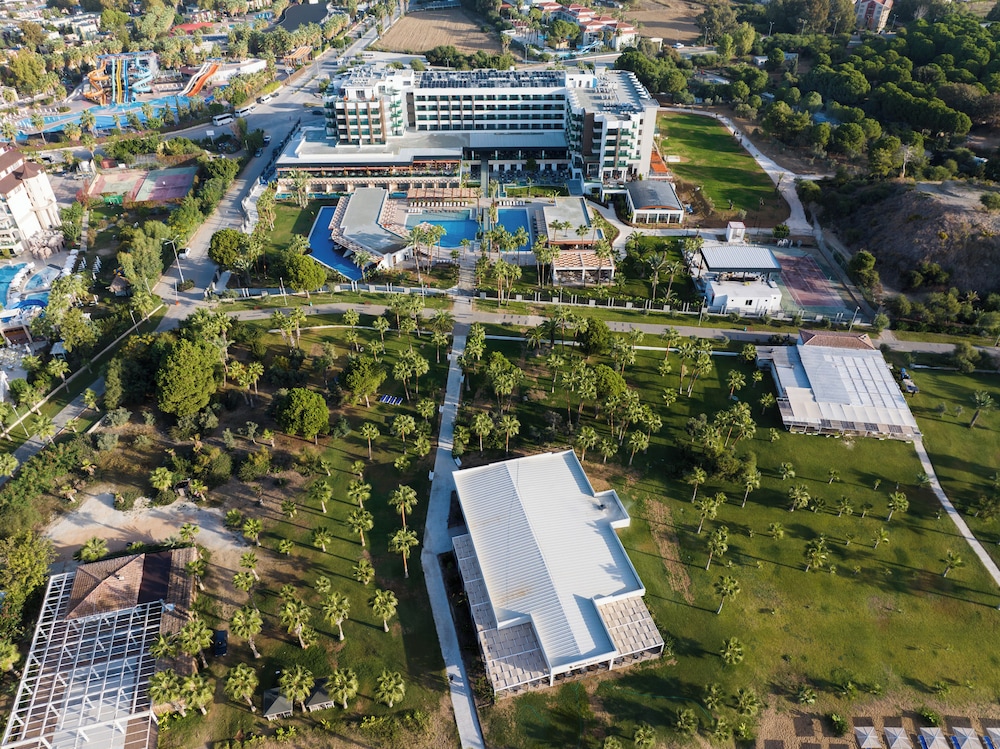 Sural Saray Hotel - All inclusive — Hotel building in Side