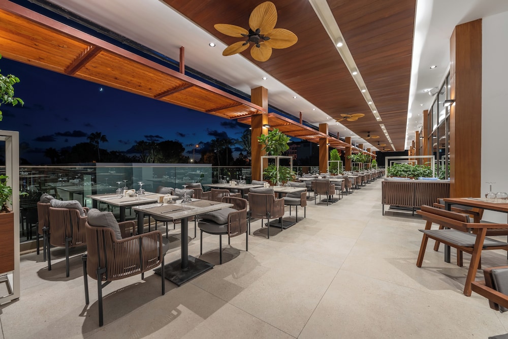 Sural Saray Hotel - All inclusive — Restaurant & bars in Side