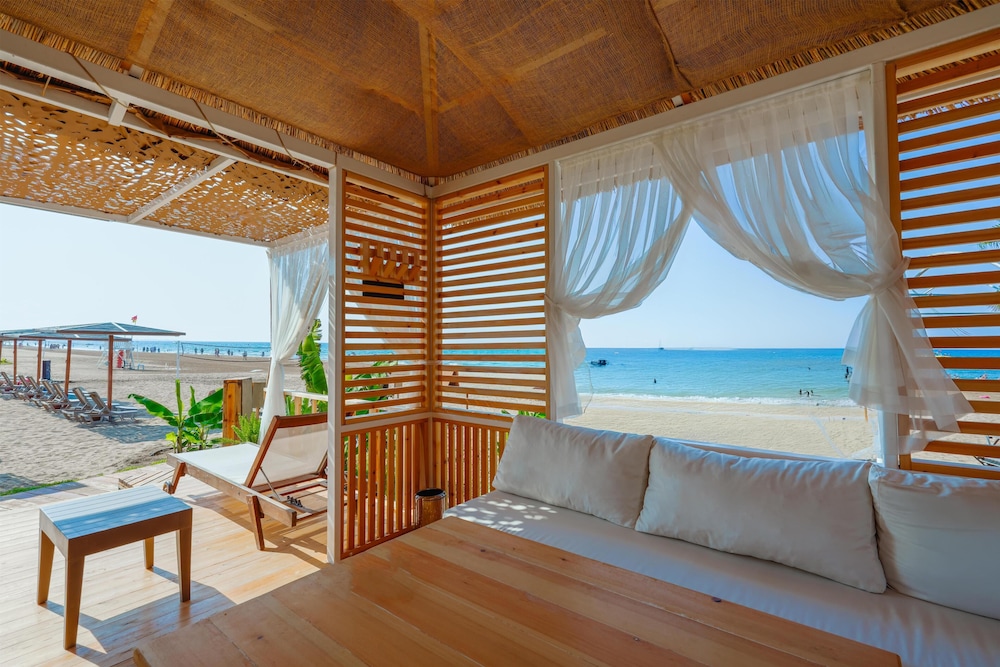 Sural Saray Hotel - All inclusive — Beach in Side