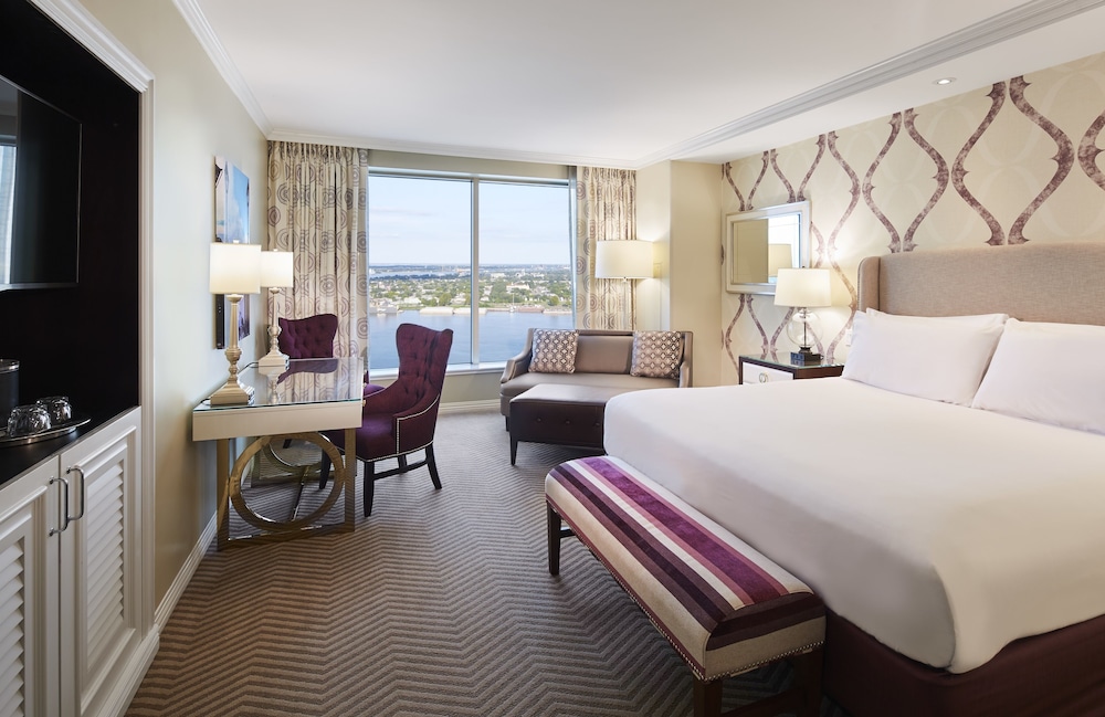 Harrah's New Orleans Hotel & Casino - A Caesars Rewards Destination — Hotel rooms in New Orleans, Louisiana