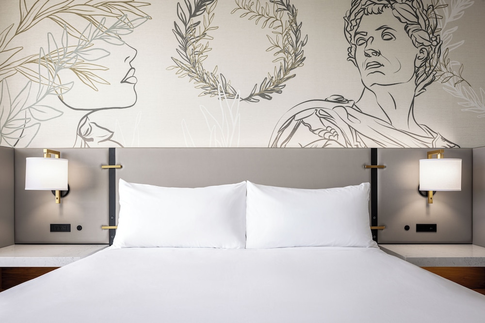 Harrah's New Orleans Hotel & Casino - A Caesars Rewards Destination — Hotel rooms in New Orleans, Louisiana