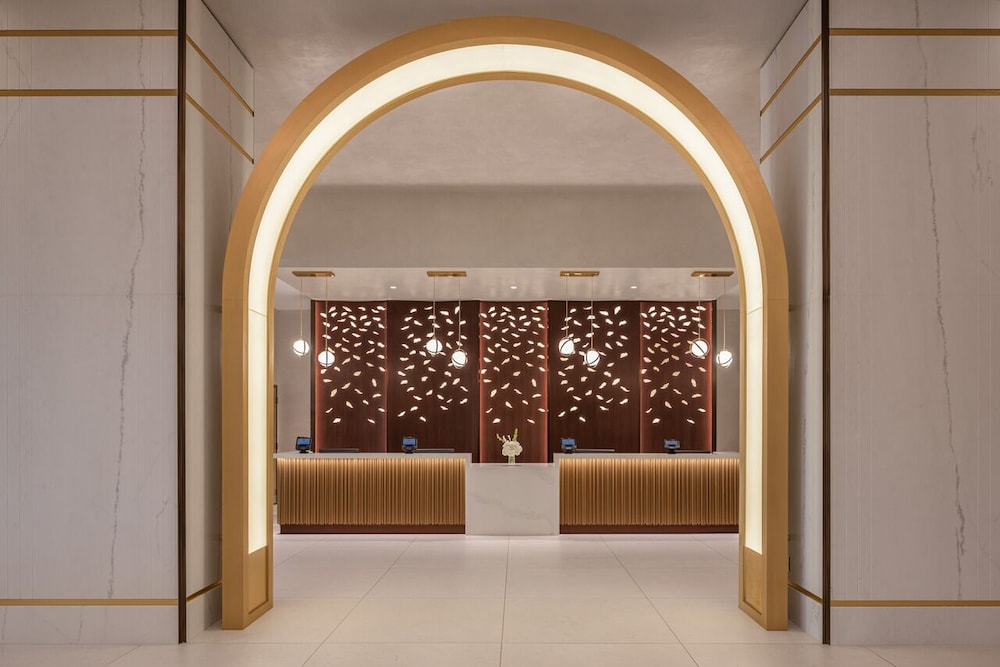Harrah's New Orleans Hotel & Casino - A Caesars Rewards Destination — Hotel building in New Orleans, Louisiana