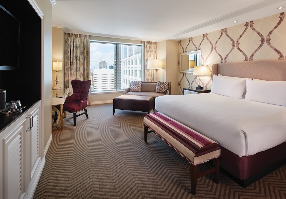 Harrah's New Orleans Hotel & Casino - A Caesars Rewards Destination — Hotel rooms in New Orleans, Louisiana