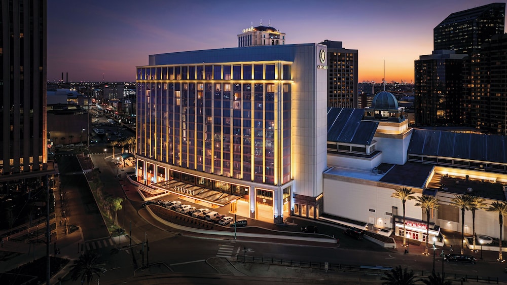 Harrah's New Orleans Hotel & Casino - A Caesars Rewards Destination — Hotel building in New Orleans, Louisiana