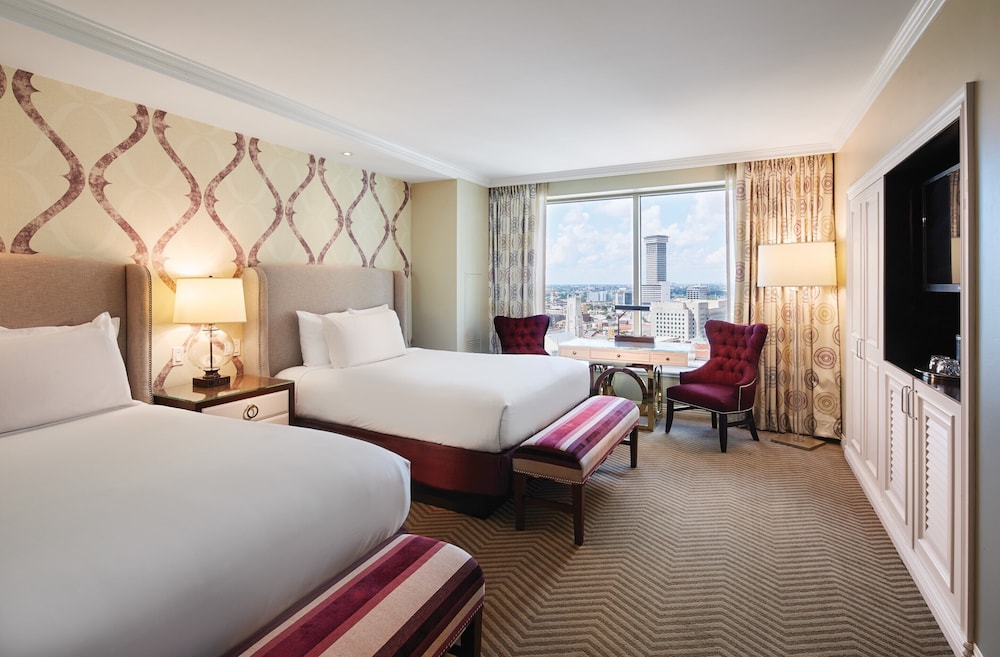 Harrah's New Orleans Hotel & Casino - A Caesars Rewards Destination — Hotel rooms in New Orleans, Louisiana