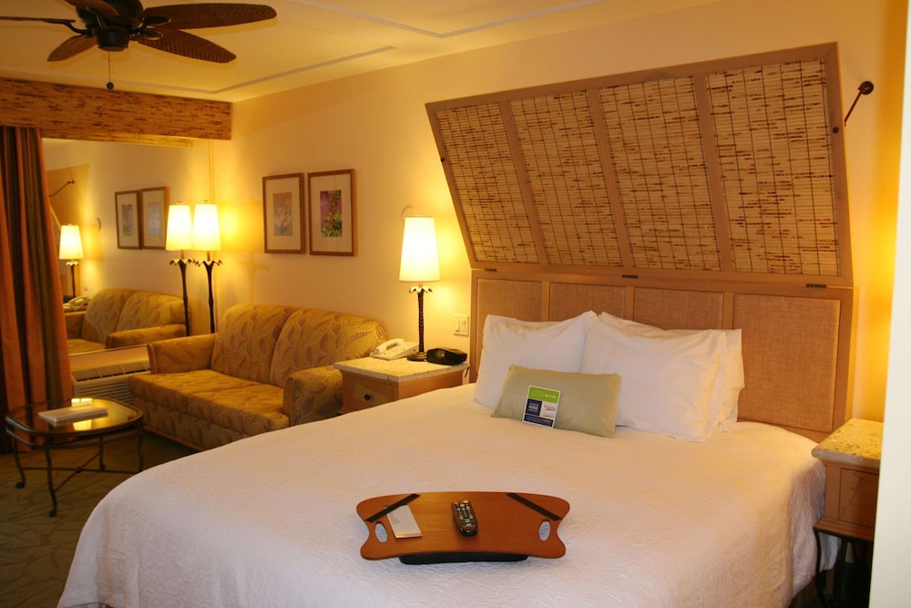 Hampton Inn Key Largo Manatee Bay — Hotel rooms in Key Largo, Florida