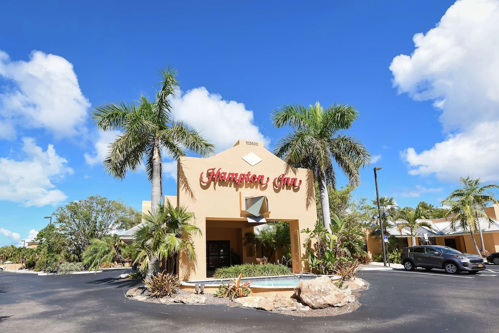 Hampton Inn Key Largo Manatee Bay — Hotel building in Key Largo, Florida
