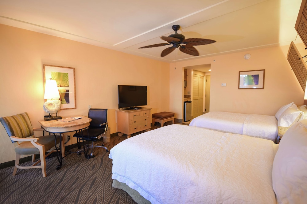 Hampton Inn Key Largo Manatee Bay — Hotel rooms in Key Largo, Florida
